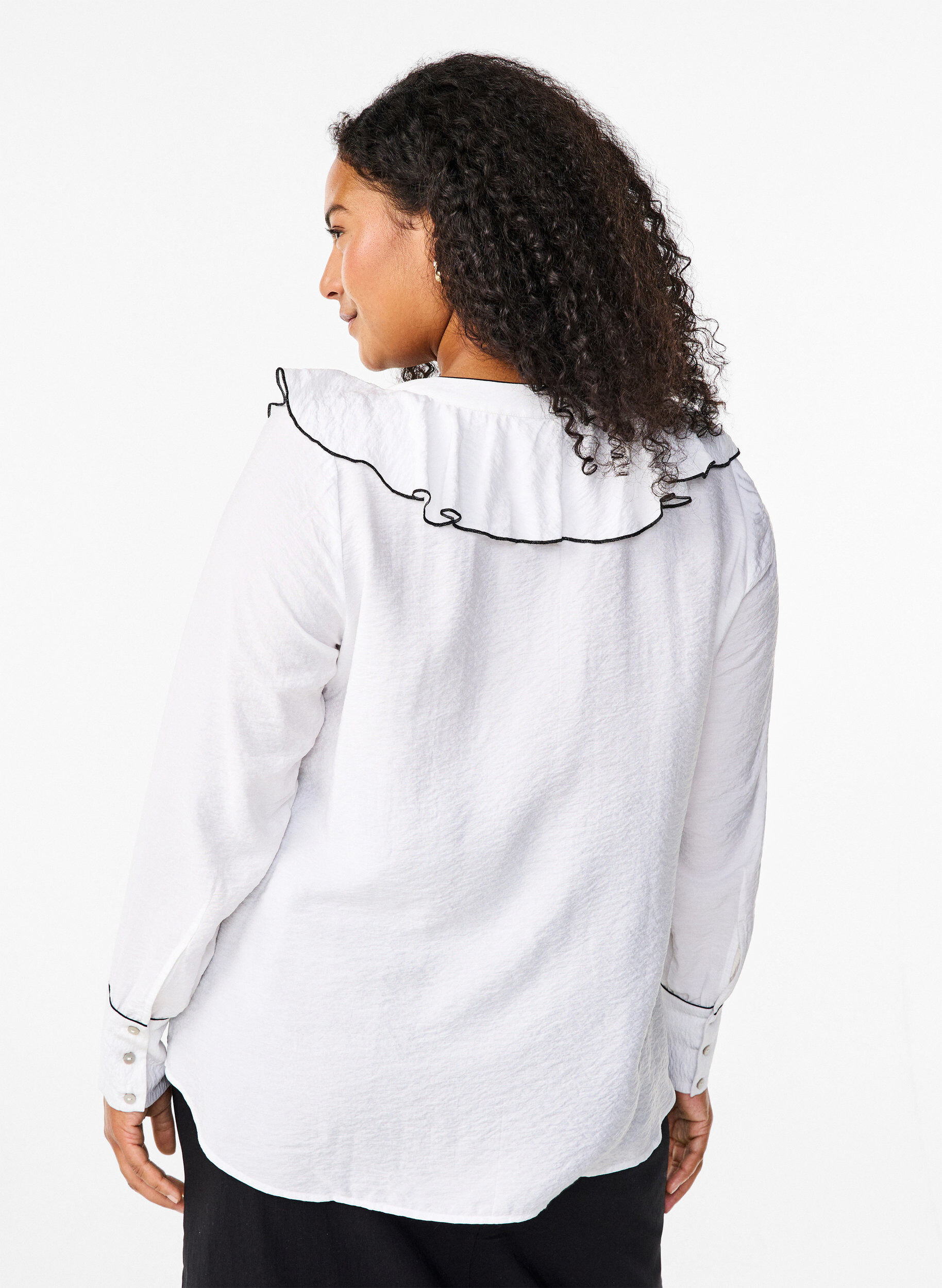 ZizziLang&auml;rmelige Hemdbluse aus Viskose mit R&uuml;sche, Wei&szlig;, Model image number 2