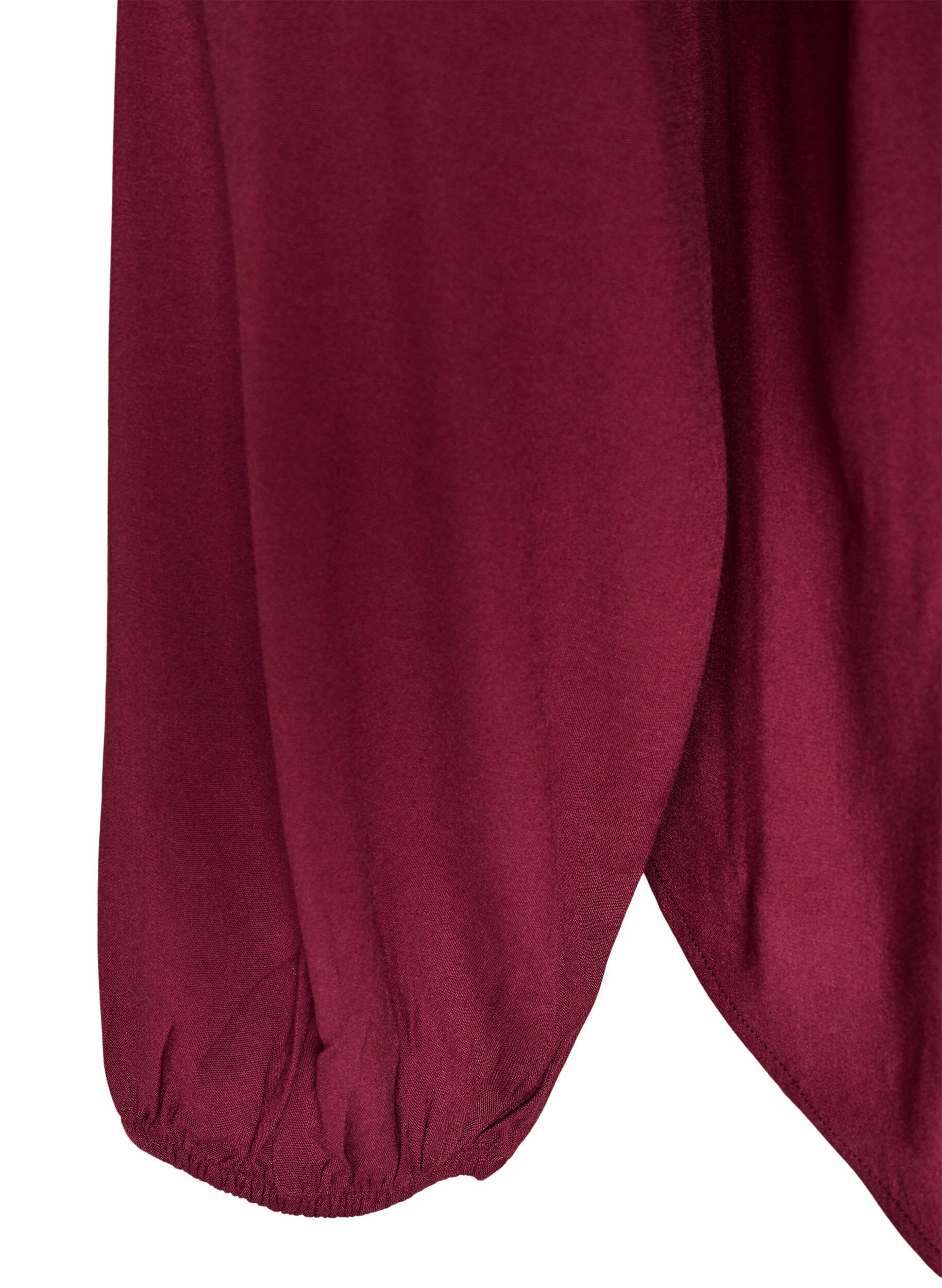 ZizziBluse aus Viskose mit V-Ausschnitt und abgerundetem Saum, Rot, Packshot image number 3