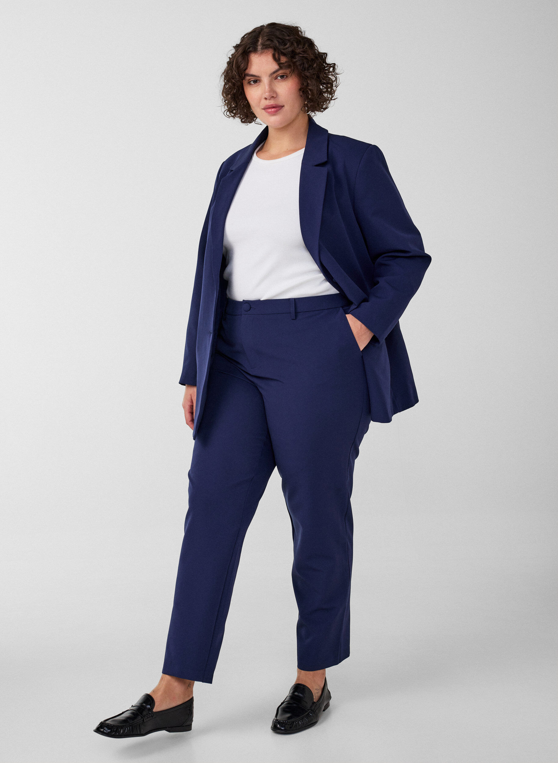 ZizziHose mit Taschen und geradem Bein, Blau, Model image number 0