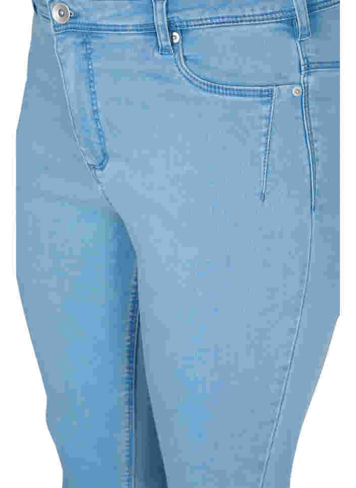 Cropped Amy Jeans mit Reißverschluss, Light blue denim, Packshot image number 2