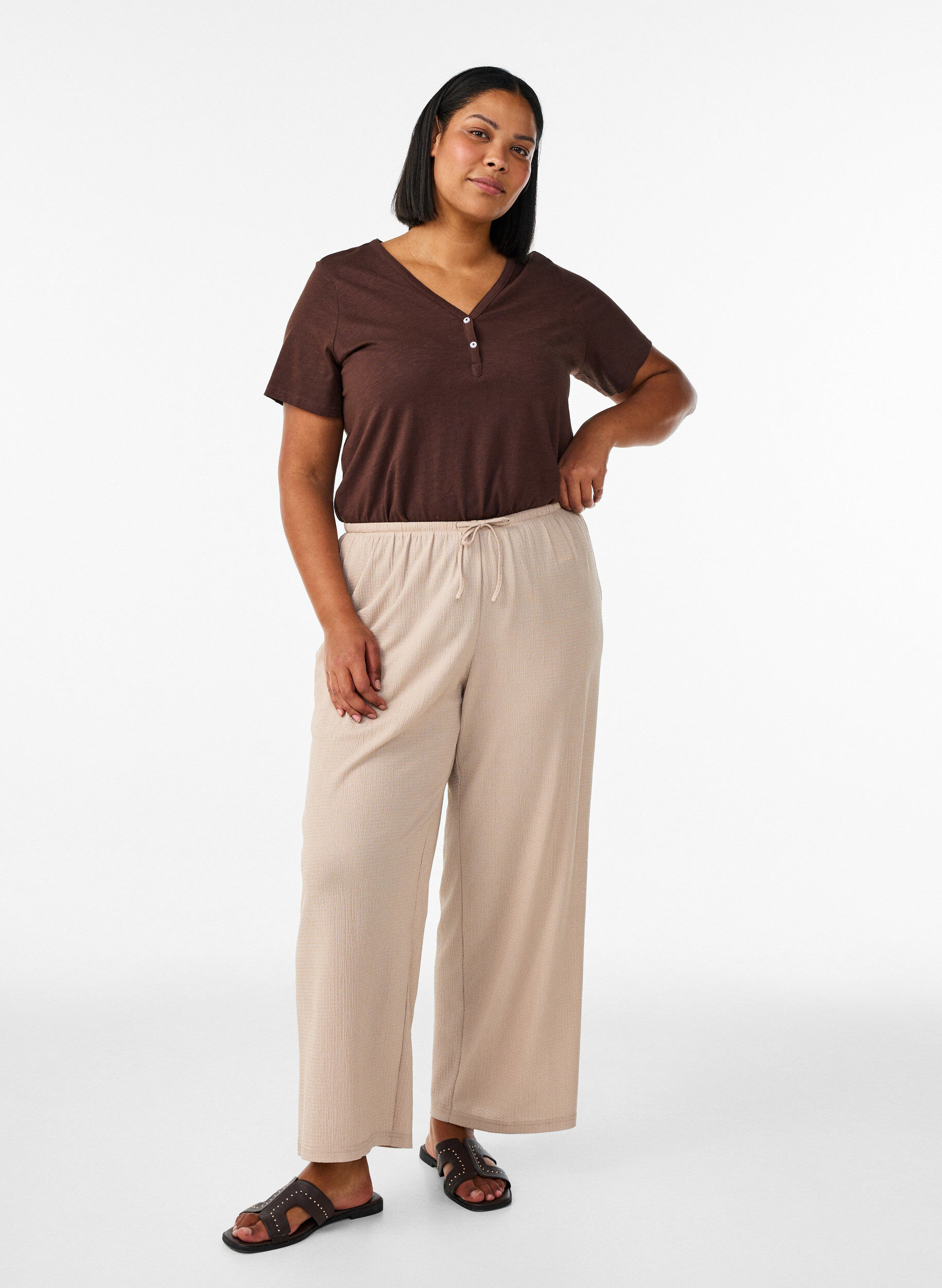 ZizziT-Shirt mit Knopfleiste, Braun, Model image number 1