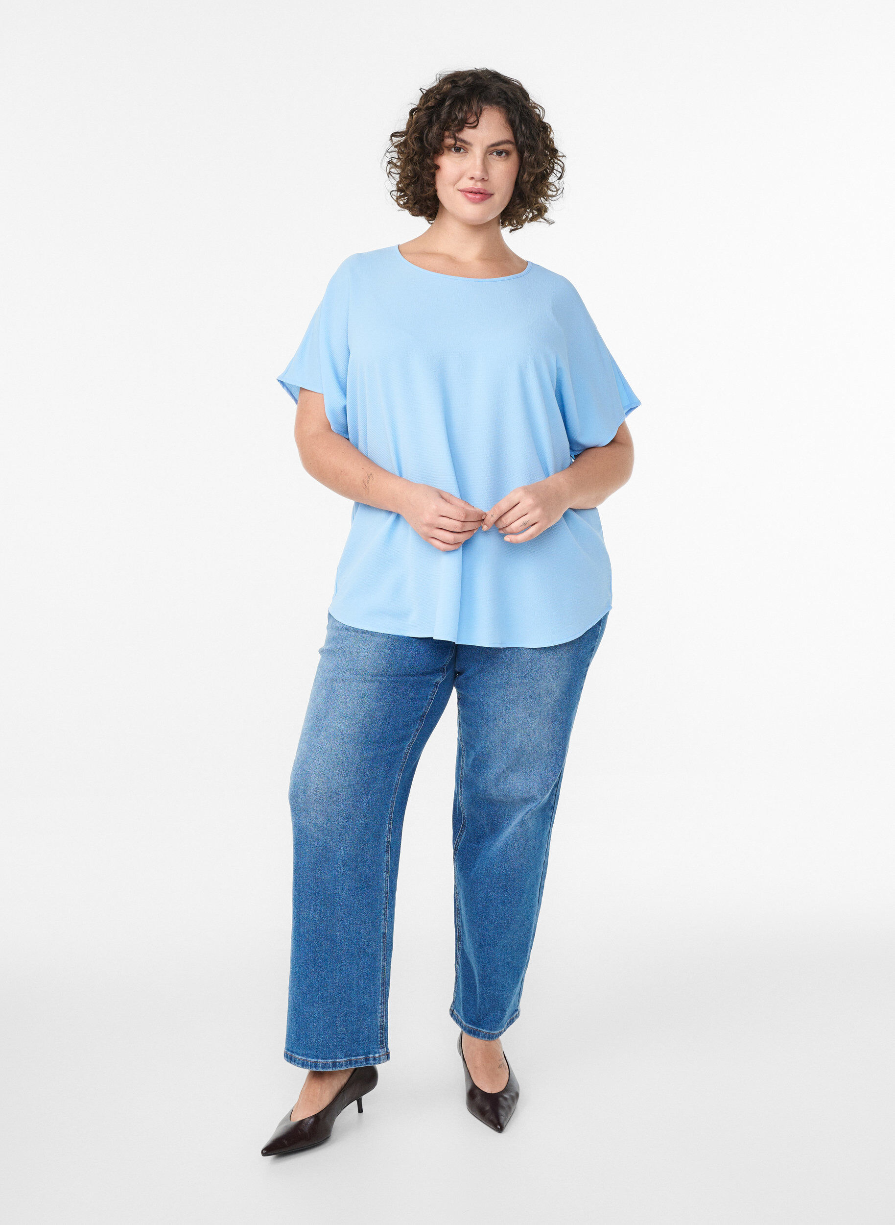 ZizziBluse mit kurzen &Auml;rmeln und Rundhalsausschnitt, Blau, Model image number 1