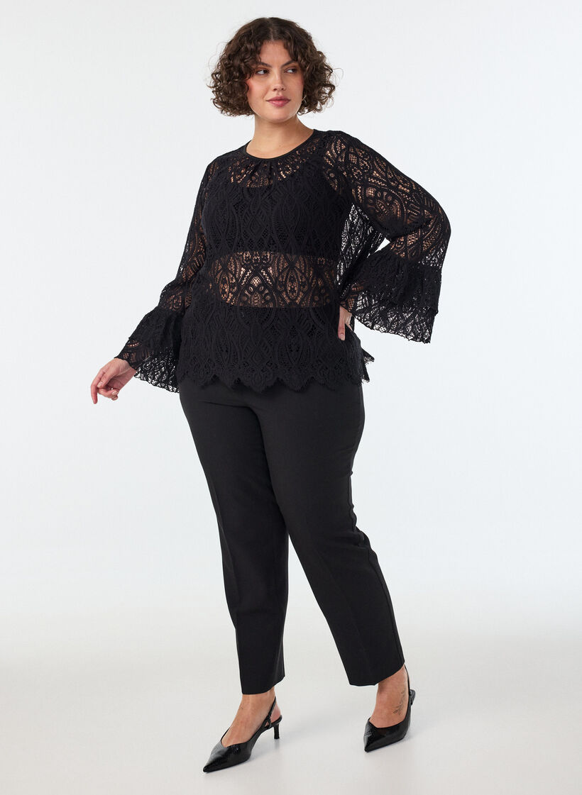 Spitzenbluse mit langen Trompeten&auml;rmeln und R&uuml;schen, Schwarz, Model image number 1