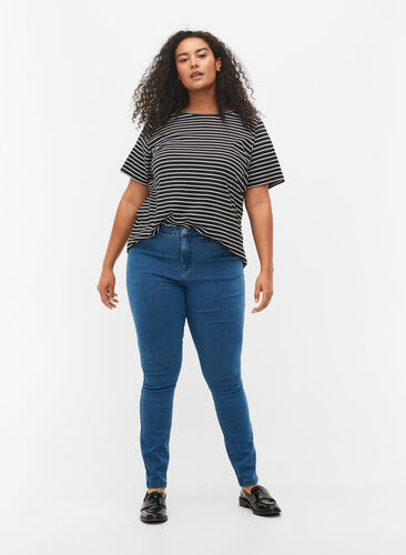 Hochtaillierte Super Slim Amy Jeans, Mid Blue, Model image number 0