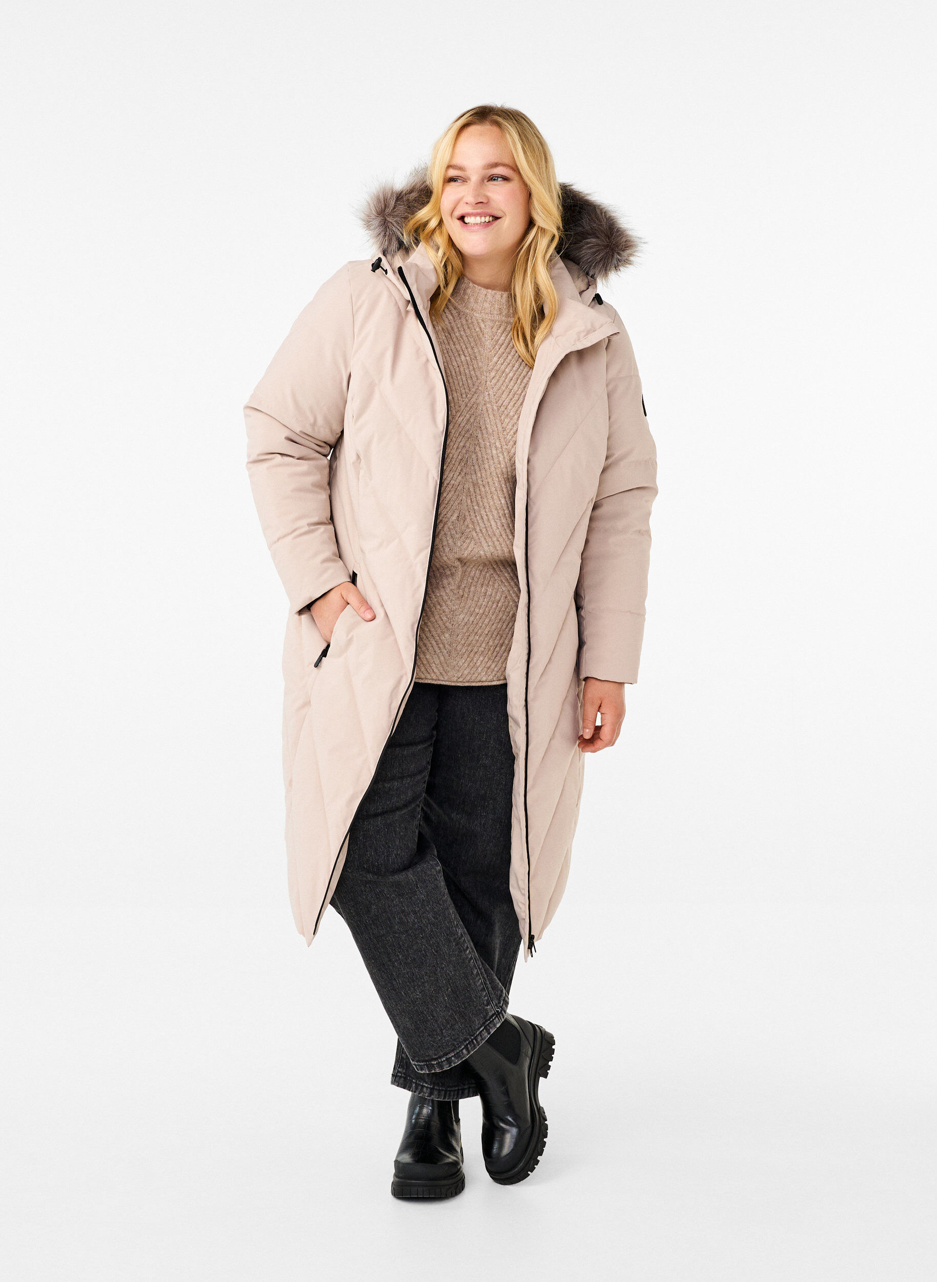 ZizziLanger Wintermantel mit Hakenverschl&uuml;ssen und Kunstfellkragen, Beige, Model image number 1