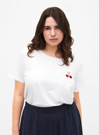 T-Shirt aus Baumwolle mit aufgestickter Kirsche, B.White CherryEMB., Model