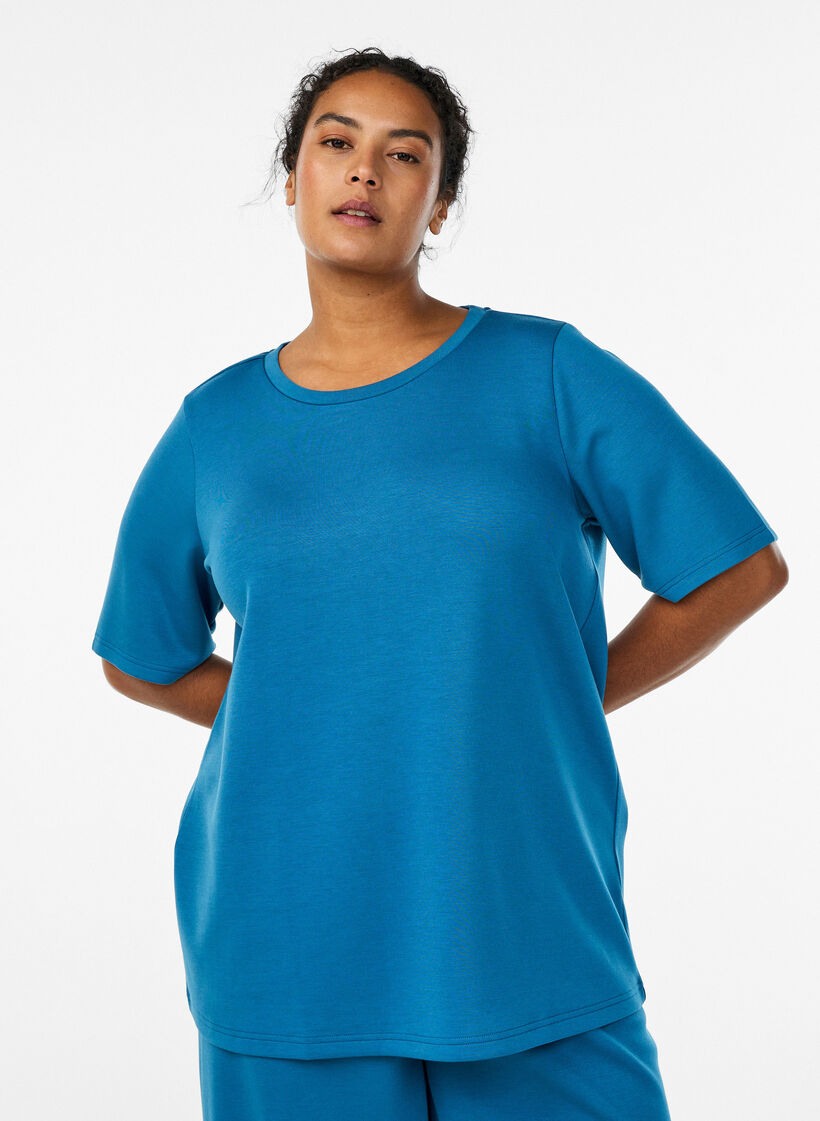 T-Shirt aus Modalgemisch, Petrol, Model image number 0