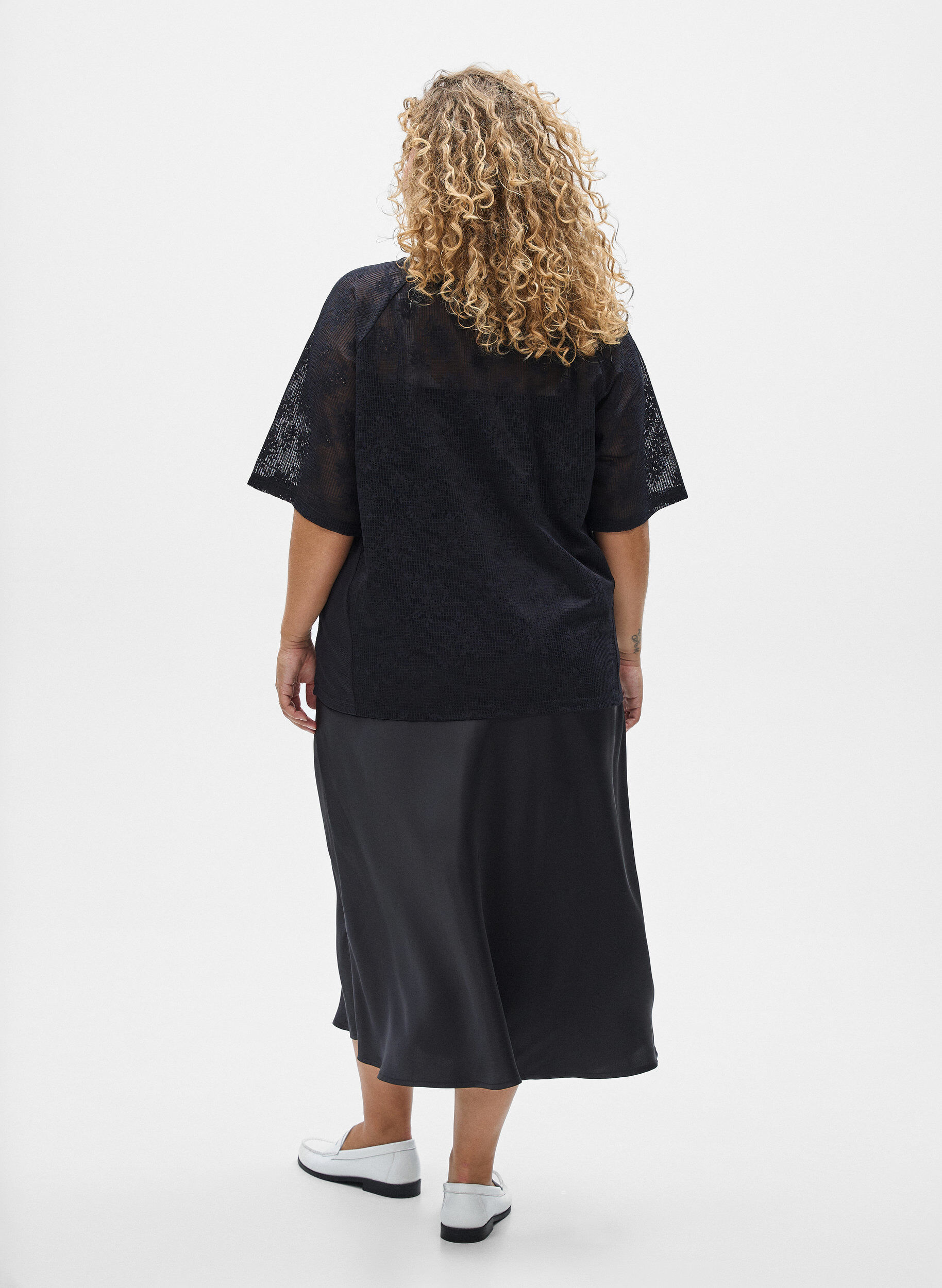 ZizziT-Shirt aus Spitze mit Textaufdruck, Schwarz, Model image number 2