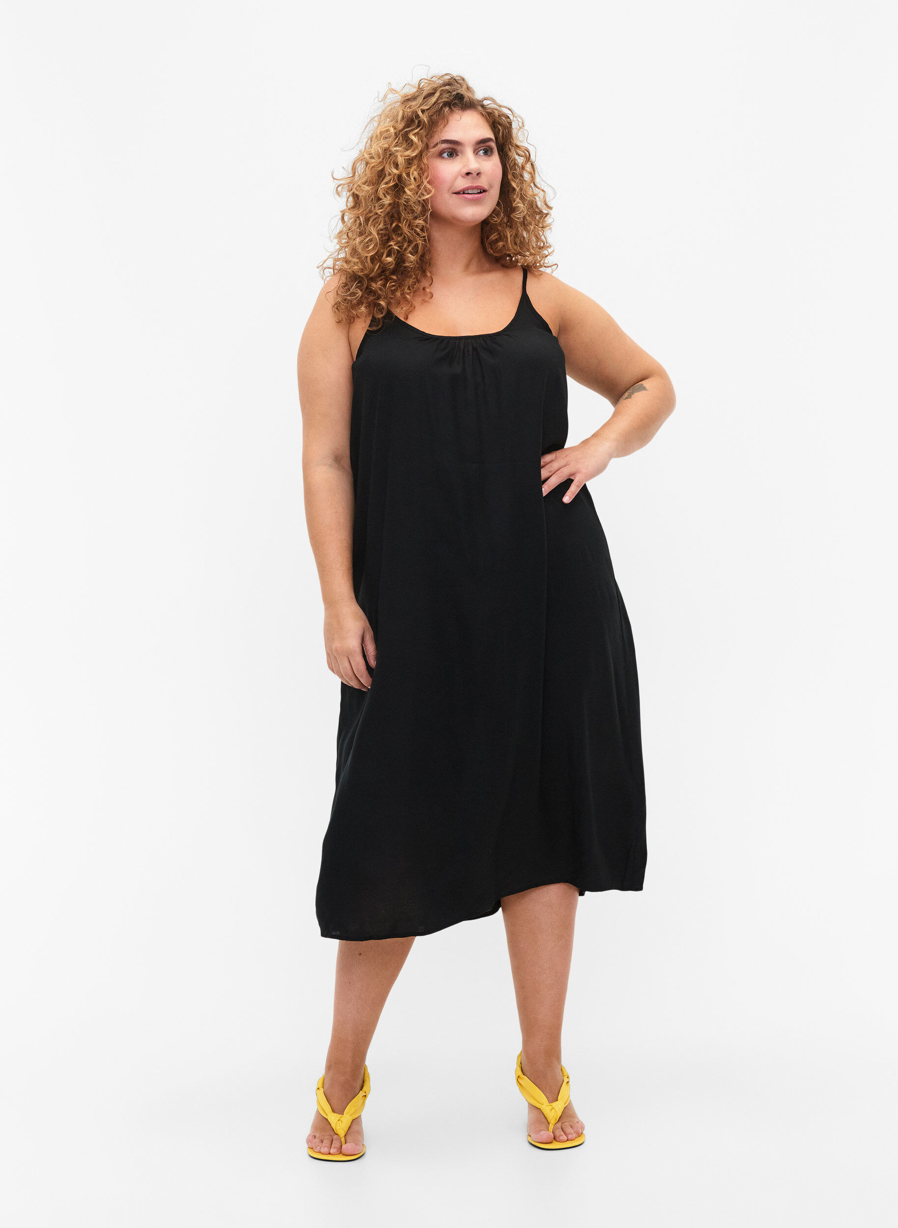 Zizzi&Auml;rmelloses Midi-Kleid aus Viskose, Black, Model image number 0