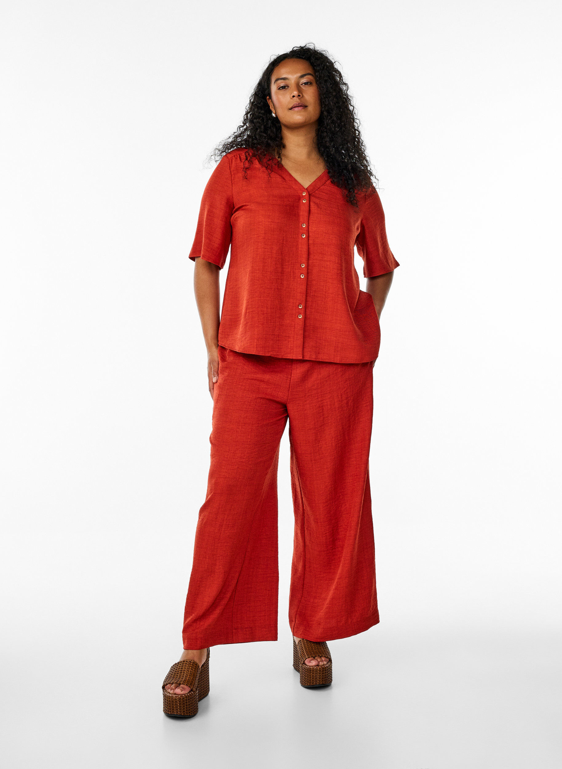 ZizziLockere Hose mit elastischem Bund und Taschen, Rot, Model image number 0