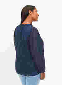 Bluse mit langen Ärmeln und Rüschendetails, Navy Blazer, Model