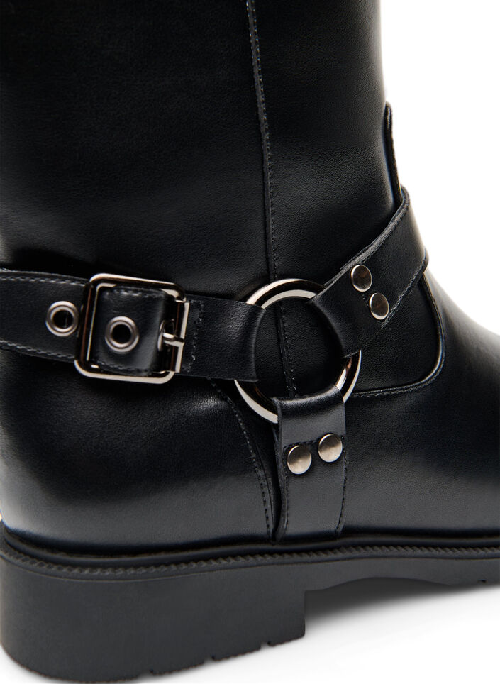 Extra-Weite - Hoher Lederstiefel mit dekorativen Schnallen, Schwarz, Packshot