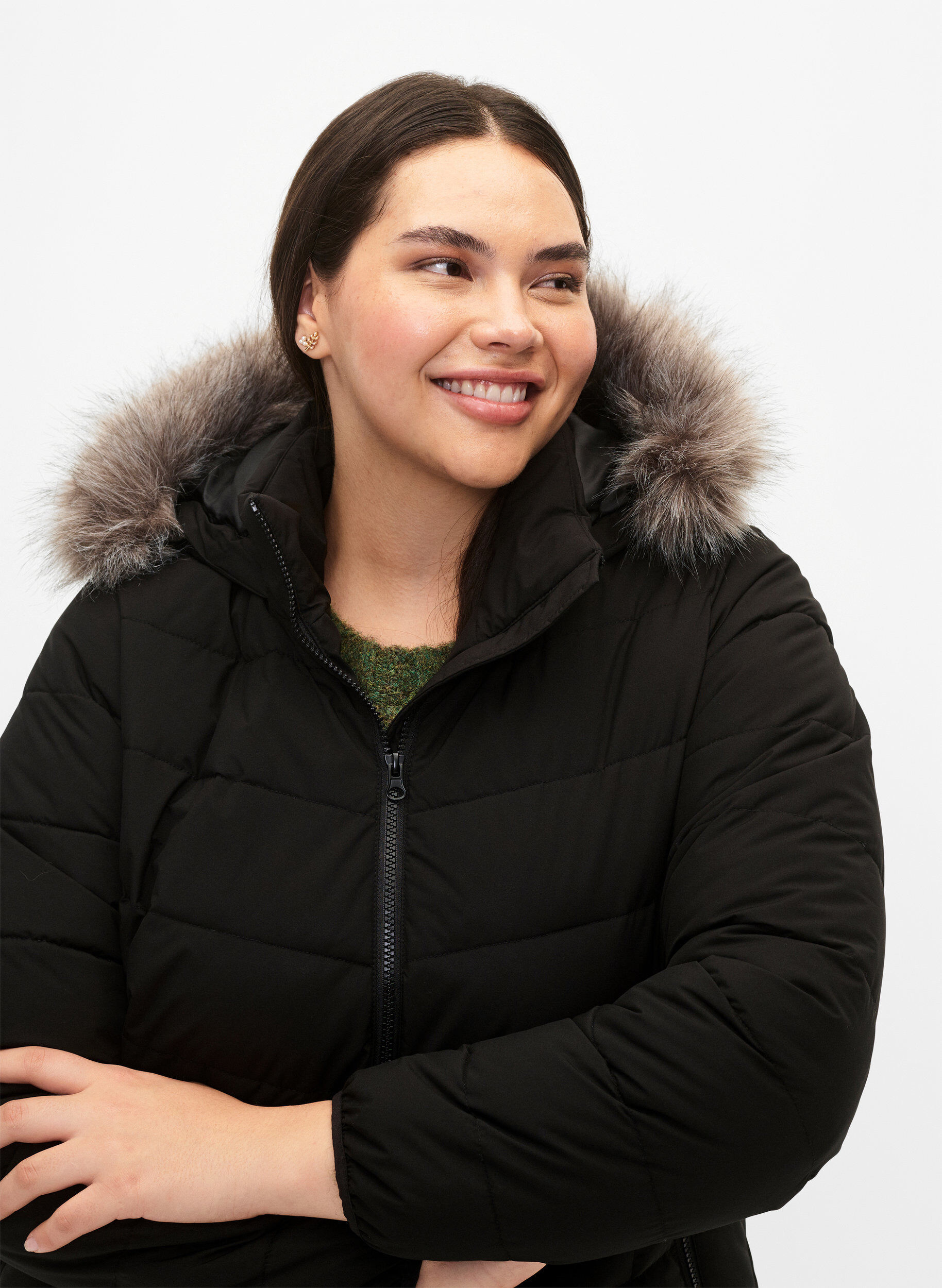 ZizziKurze Steppjacke mit Kapuze, Schwarz, Model image number 3