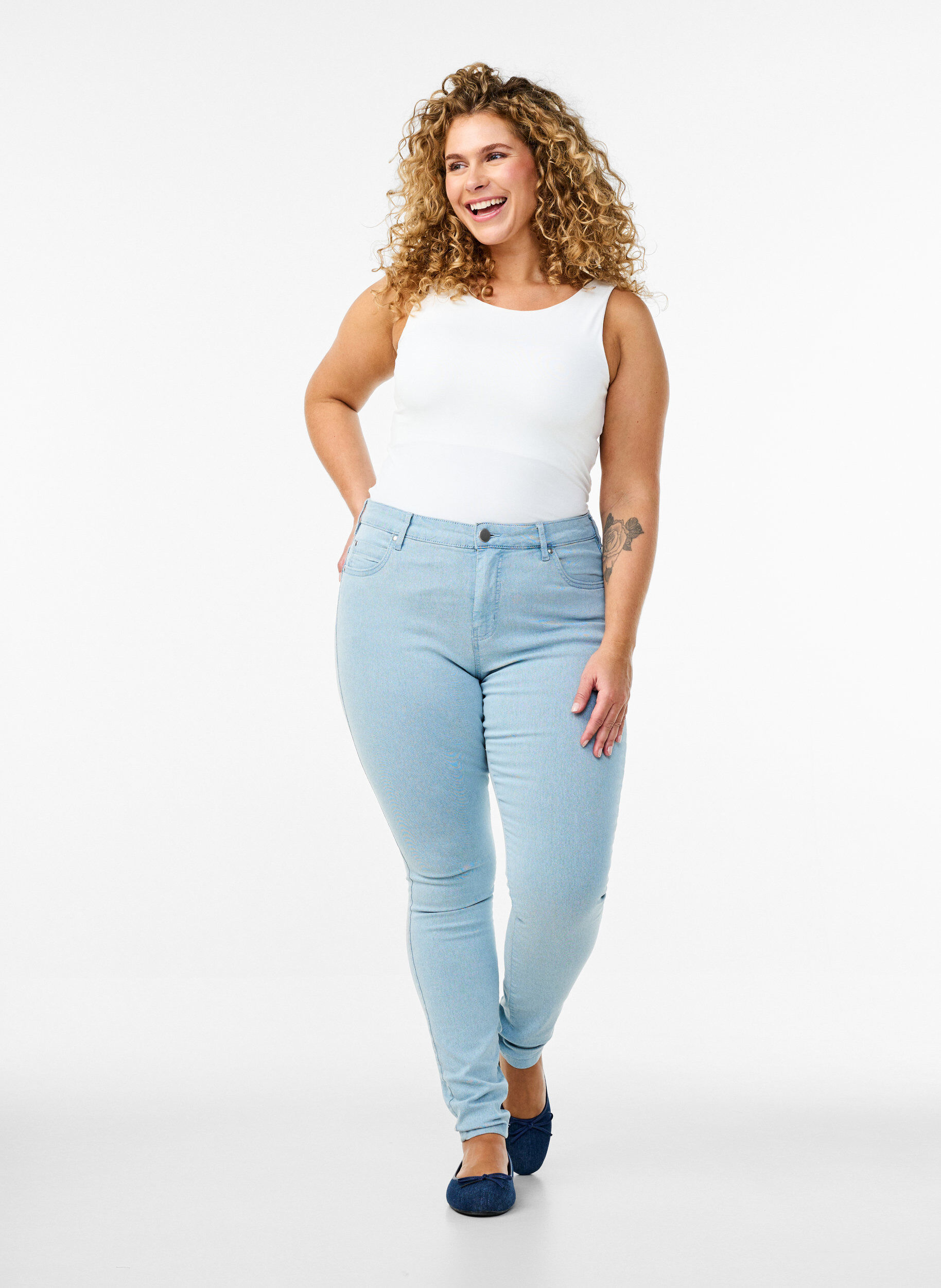 ZizziHochtaillierte Super Slim Amy Jeans, Blau, Model image number 0