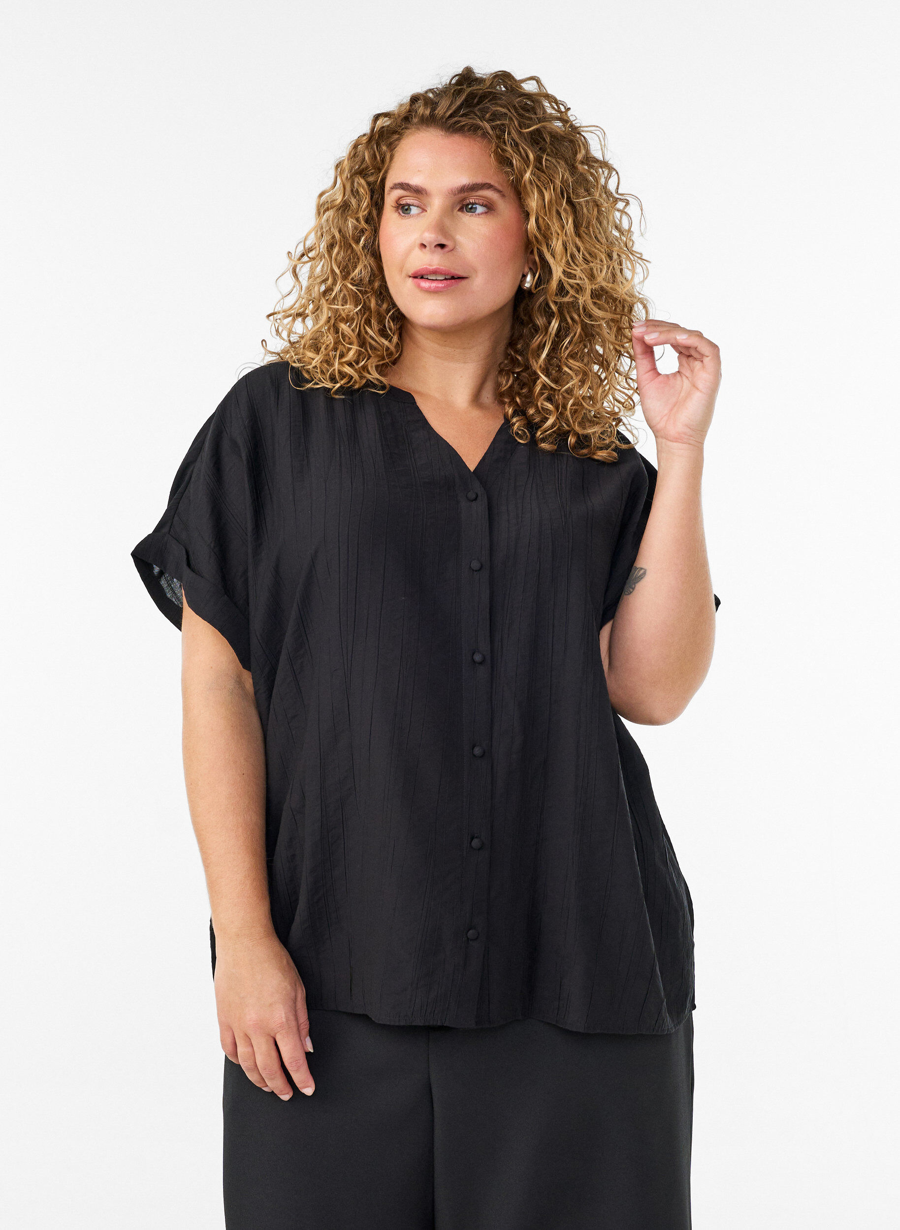 ZizziBluse aus Viskose mit Kn&ouml;pfen und Struktur, Schwarz, Model image number 0