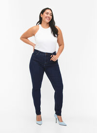 Amy Jeans mit hoher Taille und extra schlanker Passform, Dark blue, Model