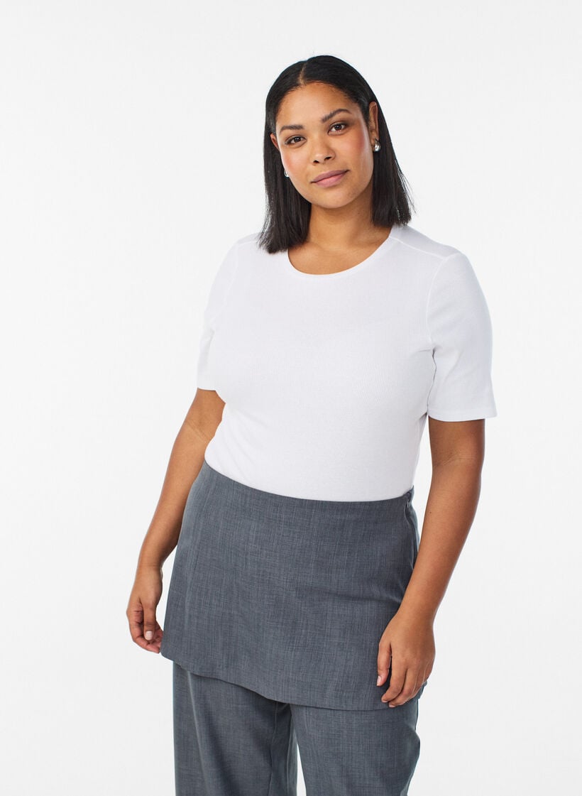 Geripptes Basic-T-Shirt mit Rundhalsausschnitt, Wei&szlig;, Model image number 0