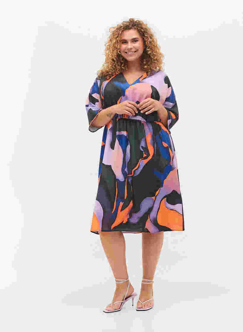 Midi Kleid mit V-Ausschnitt und farbigem Druck, Big Scale Print, Model image number 2