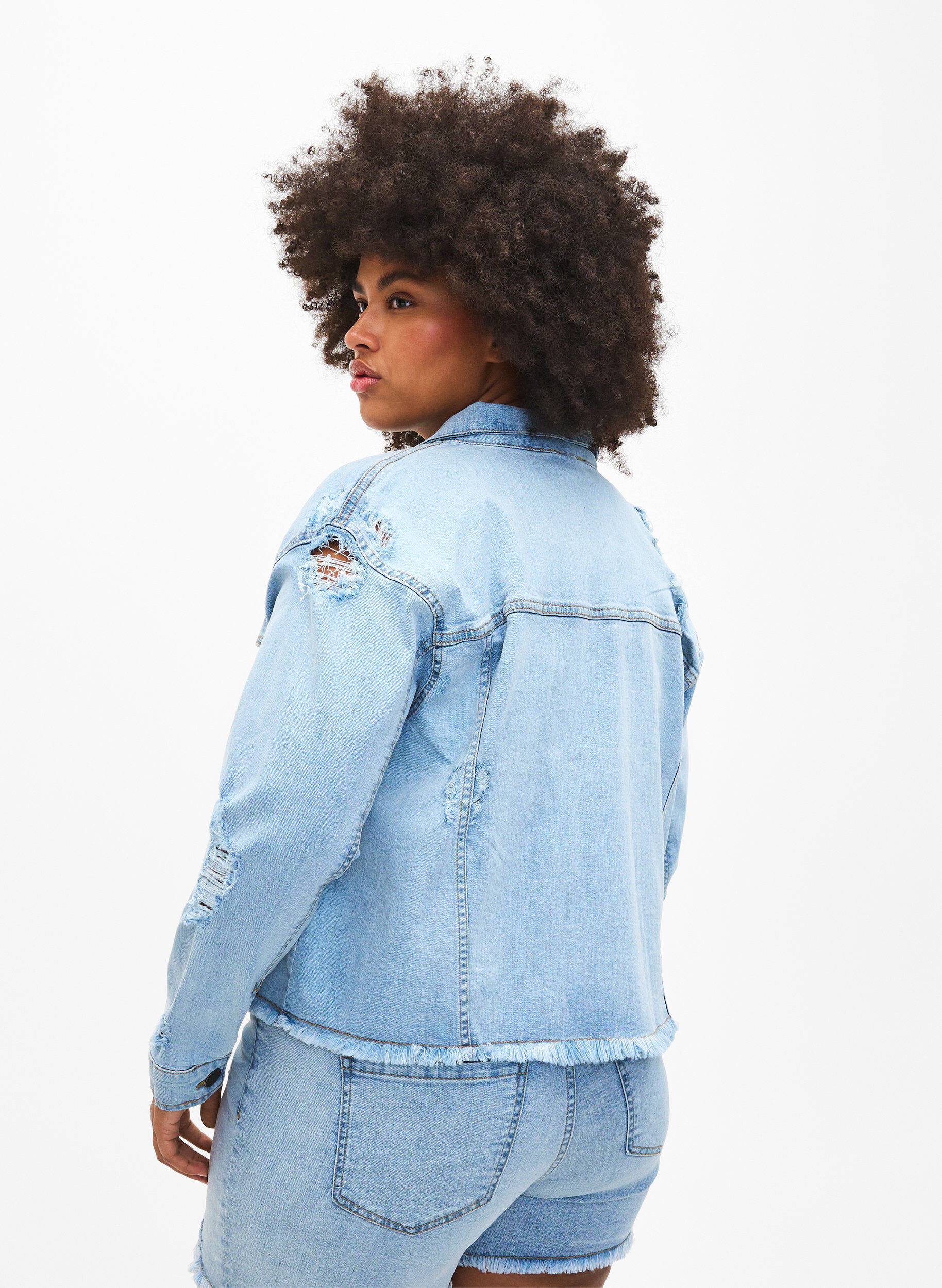 ZizziKurze Denim-Jacke mit Details in Used-Optik, Light Blue Denim, Model image number 1