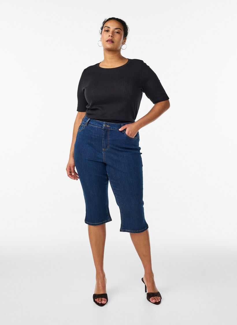 T-Shirt aus Baumwolle mit Lochstickerei, Schwarz, Model image number 1