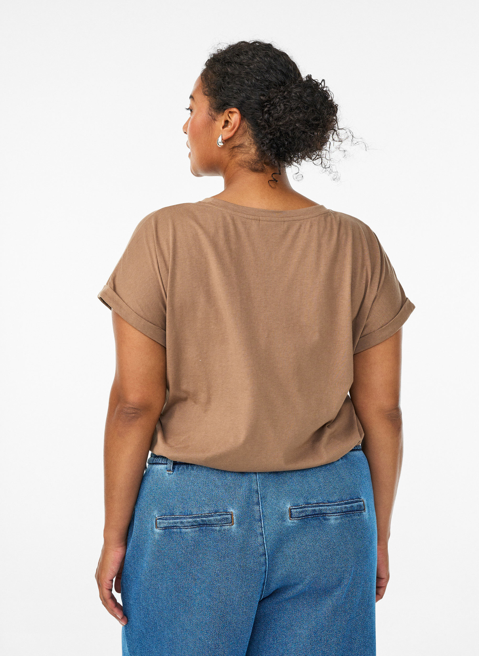 ZizziKurz&auml;rmeliges T-Shirt aus einer Baumwollmischung, Braun, Model image number 2