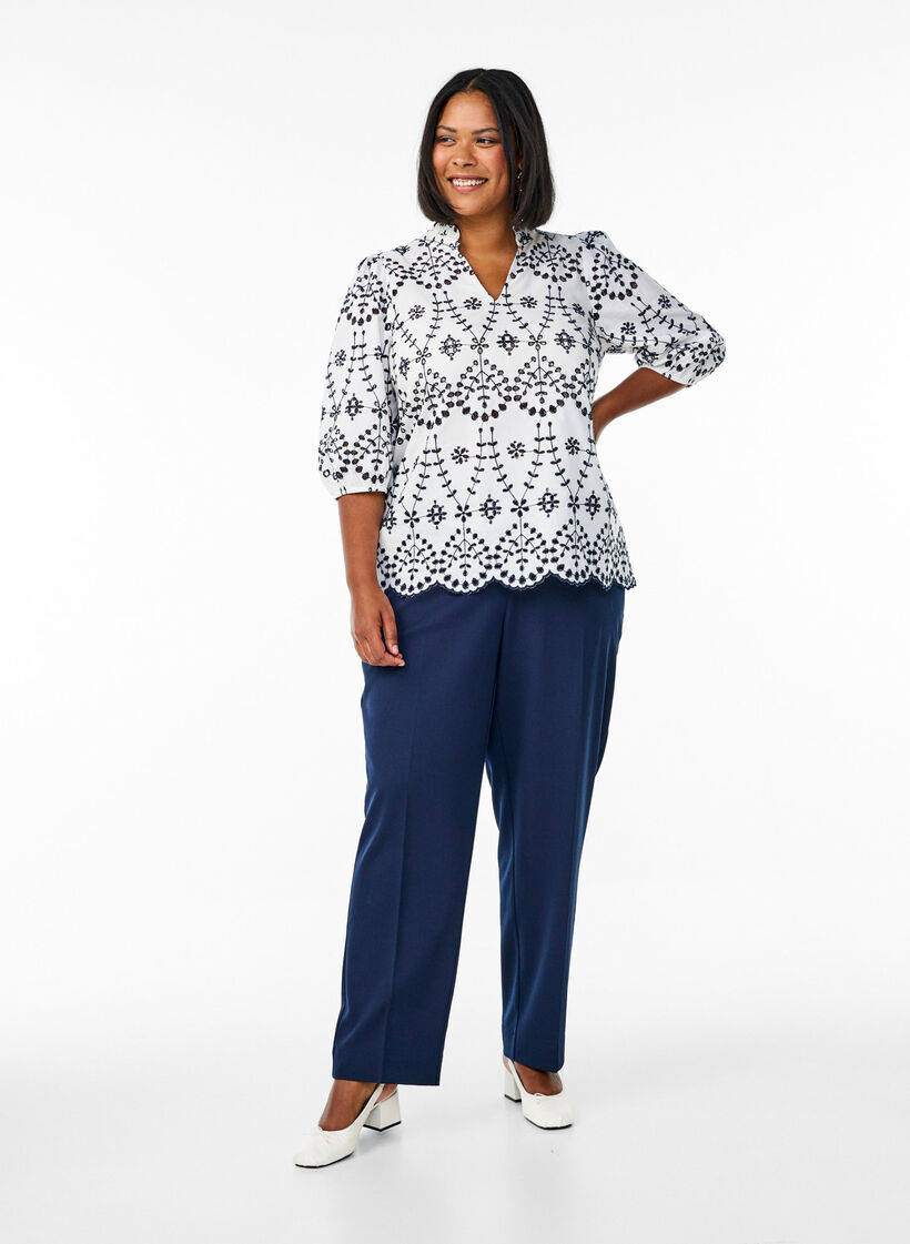 Bluse mit 3/4-Ärmeln und kontrastierender Broderie Anglaise, Weiß, Model image number 1