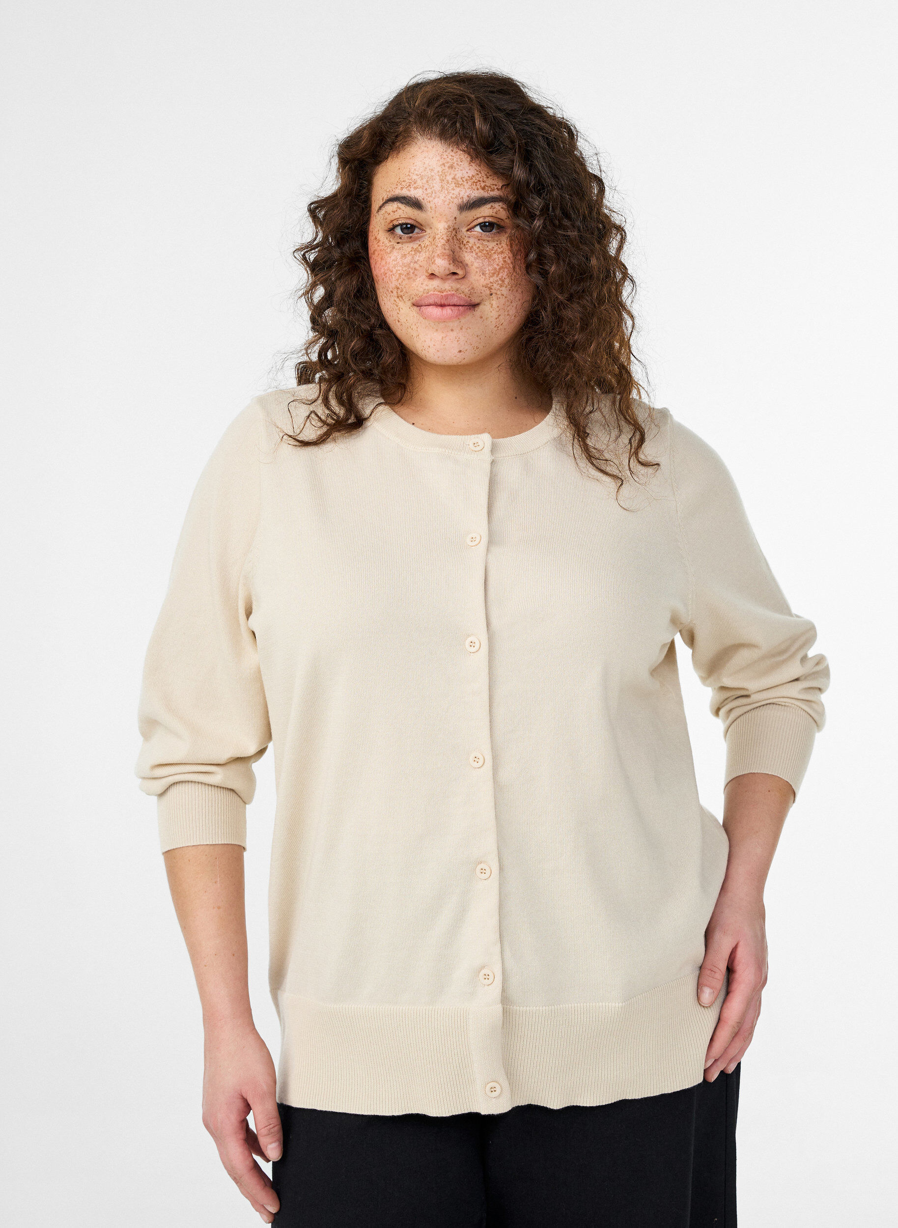 ZizziFeinstrick-Strickjacke mit Rundhalsausschnitt, Beige, Model image number 0