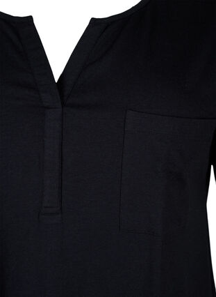 T-Shirt mit V-Ausschnitt und Brusttasche, Black, Packshot image number 2