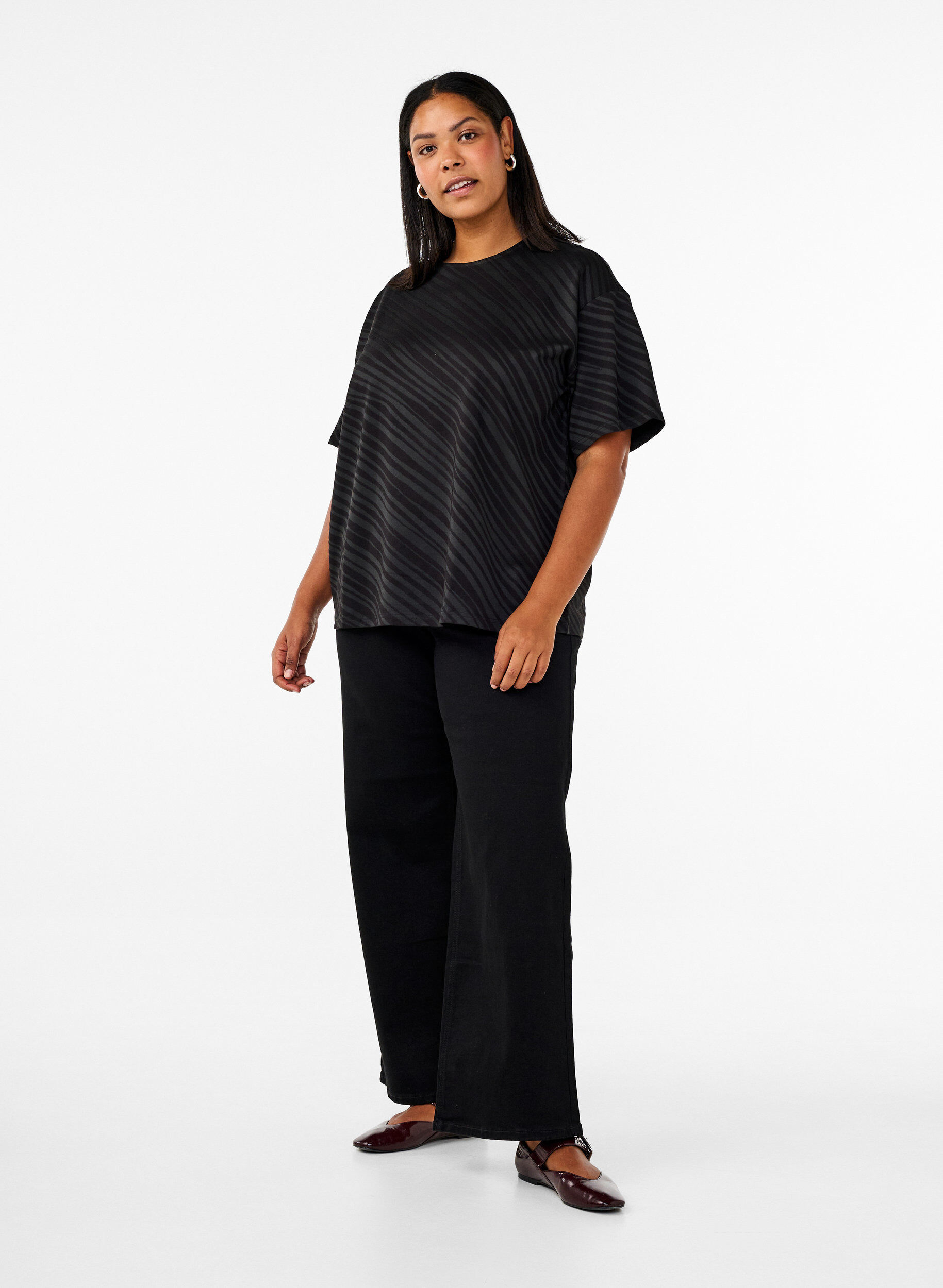 ZizziOversize-Bluse mit Muster, Schwarz, Model image number 1