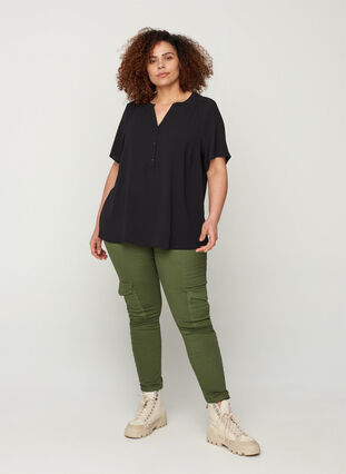 Bluse mit kurzen Ärmeln und V-Ausschnitt, Black, Model image number 2