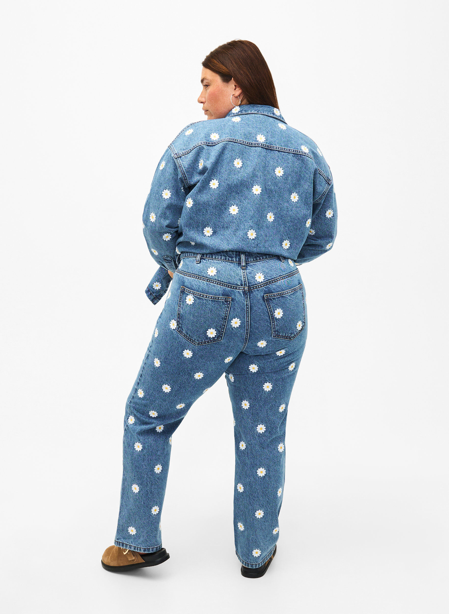 Zizzi Gemma Jeans mit hoher Taille und G&auml;nsebl&uuml;mchen, Blau, Model image number 1