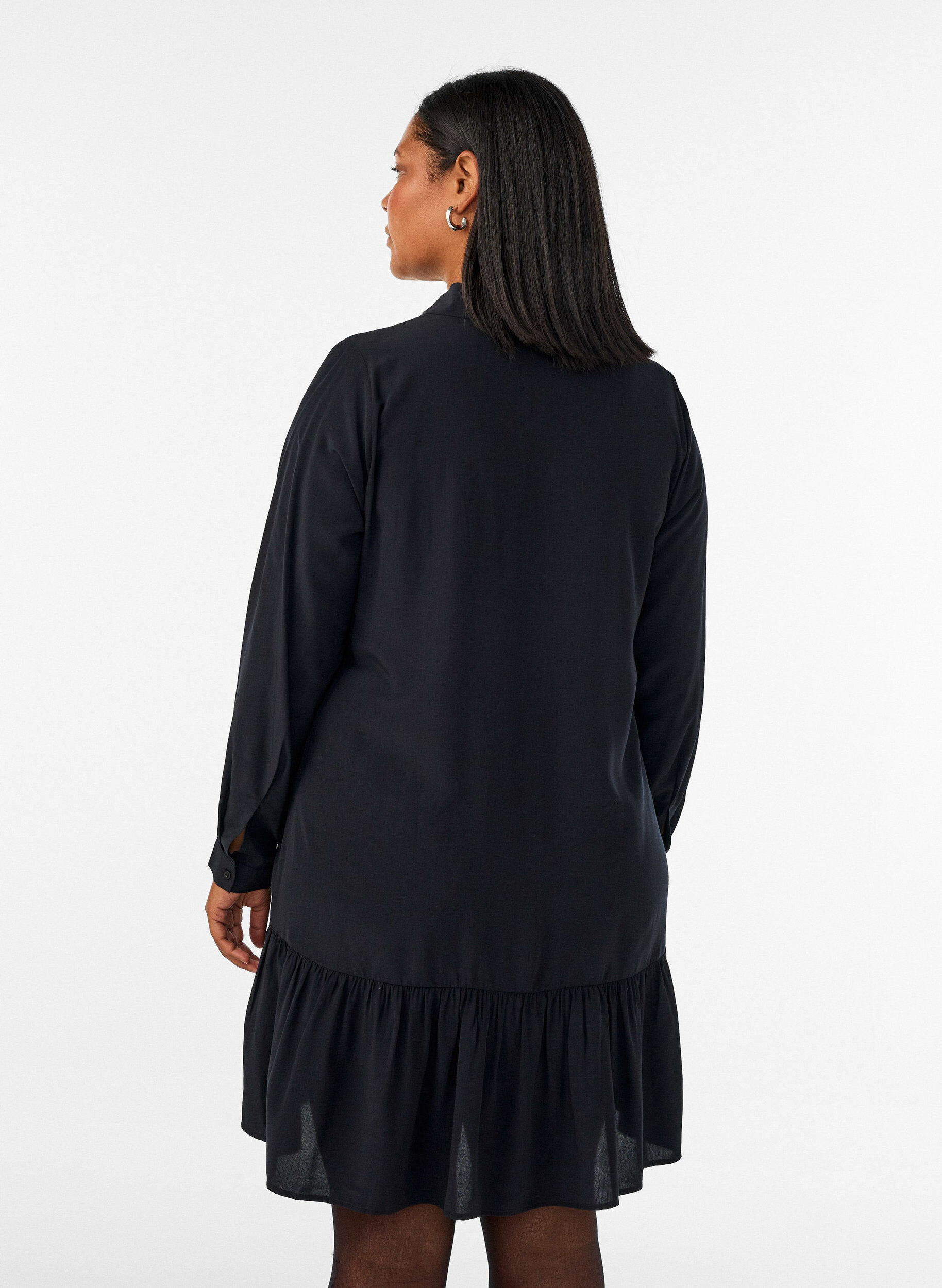 ZizziKurzes Hemdblusenkleid mit R&uuml;schenvolant, Schwarz, Model image number 2