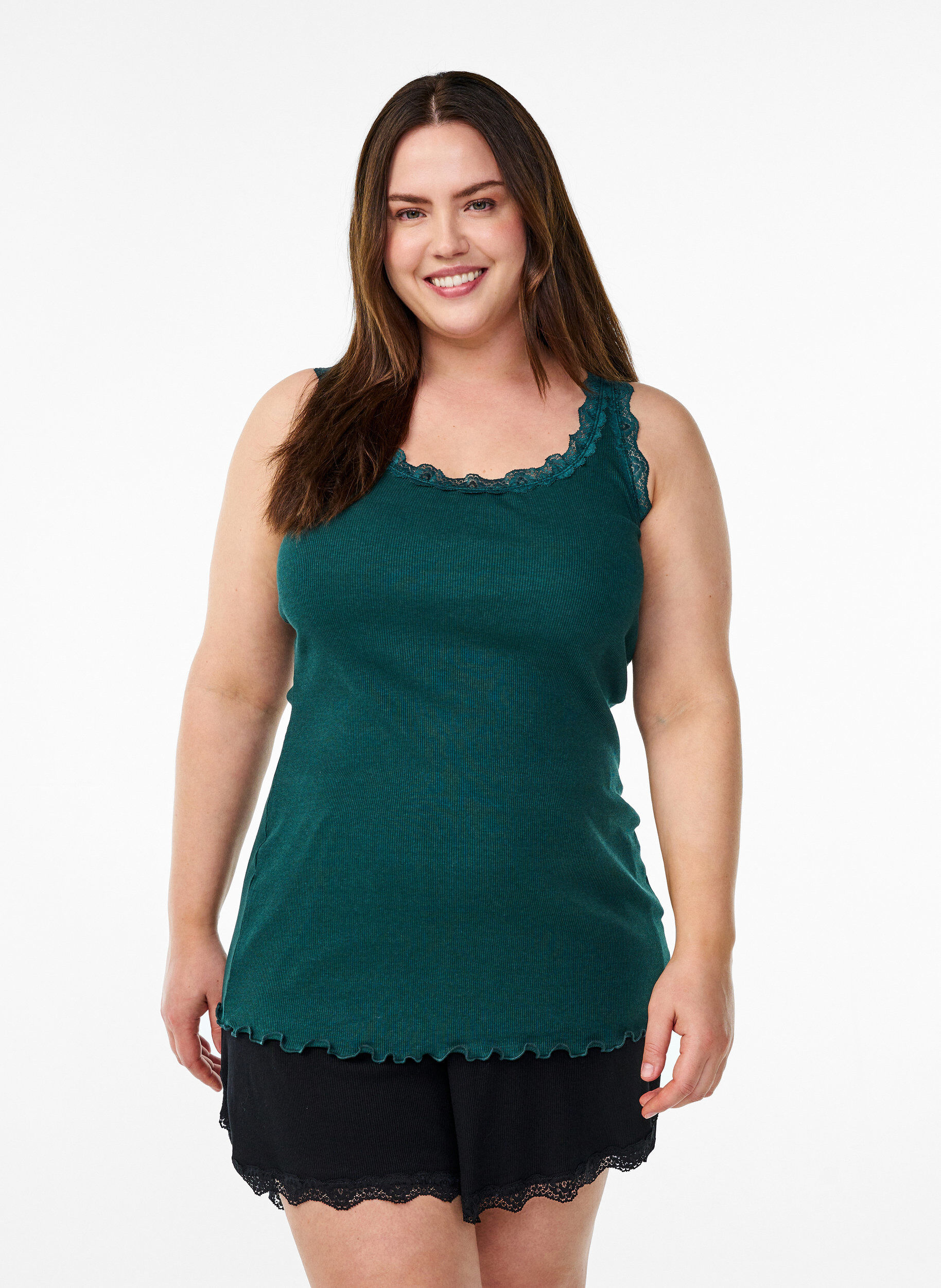 Top mit Spitzensaum, Gr&uuml;n, Model