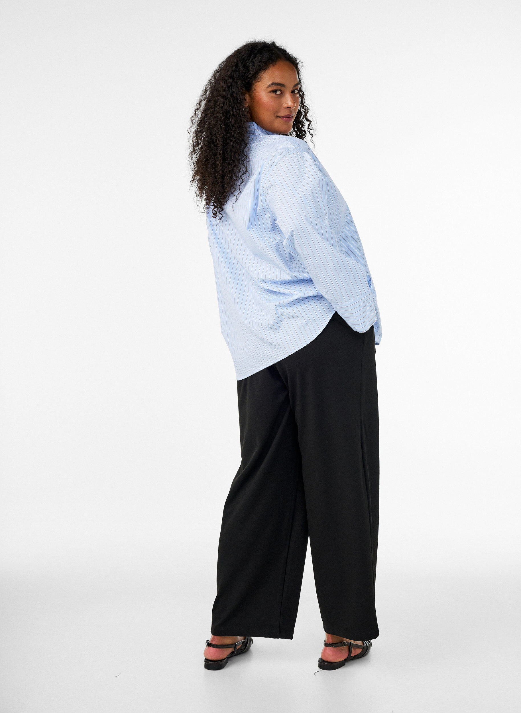 ZizziLockere Hose aus Jersey mit hoher Taille, Schwarz, Model image number 1