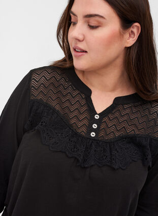 Bluse aus Bio-Baumwolle mit Spitze, Black, Model image number 2