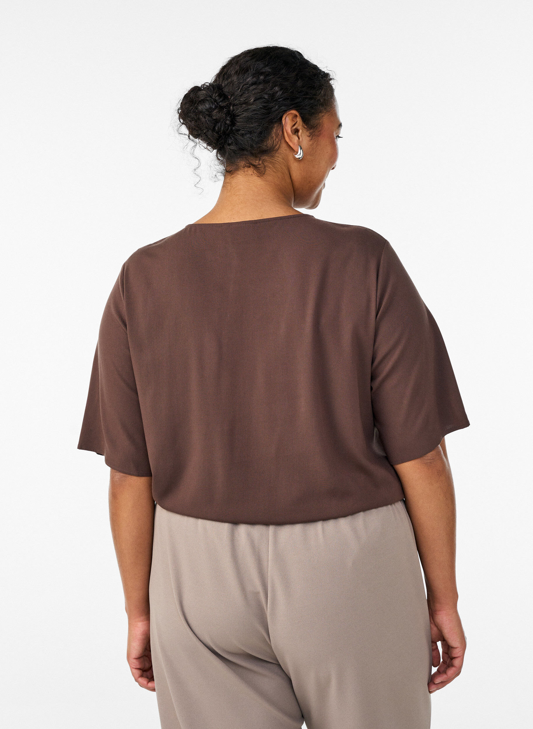 ZizziKurz&auml;rmelige, gewebte Bluse mit Rundhals, Braun, Model image number 2