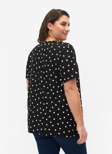 FLASH - Bedrucktes T-Shirt mit V-Ausschnitt, Black Dot, Model image number 1