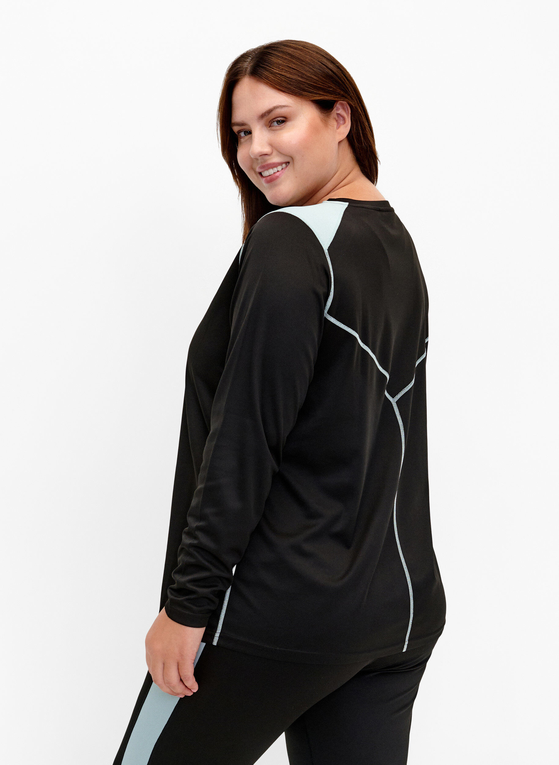 ZizziSki-Unterhemd mit Farbblock, Black w. Gray Mist, Model image number 1