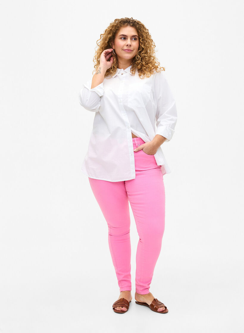 Super Slim Fit Amy Jeans mit hoher Taille, Rosebloom, Model image number 0