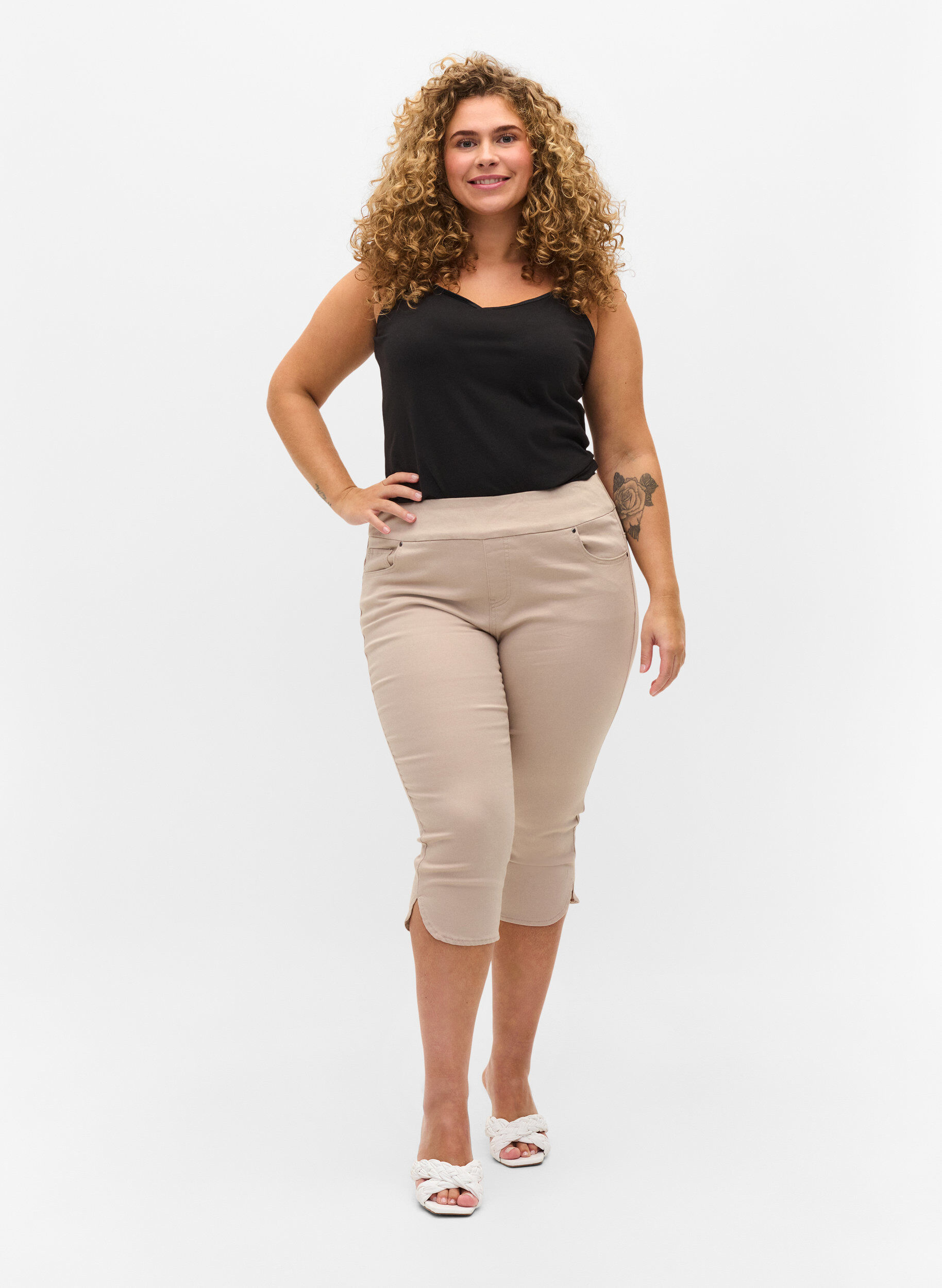 ZizziEng anliegende Caprihose aus einer Baumwollmischung, Rainy Day, Model image number 0