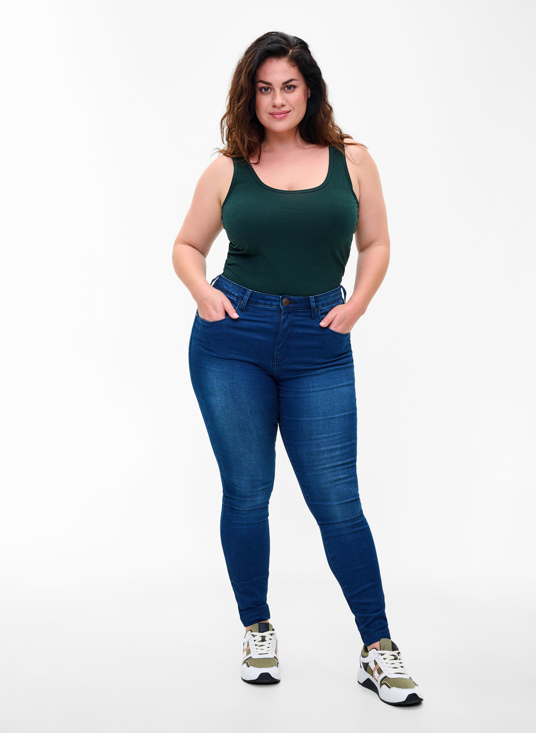 ZizziEinfarbiges basic Top aus Baumwolle, Gr&uuml;n, Model image number 1