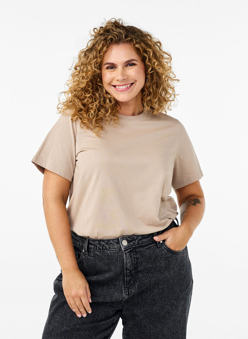 Basic-T-Shirt aus Baumwolle mit Rundhalsausschnitt, Beige, Model image number 0