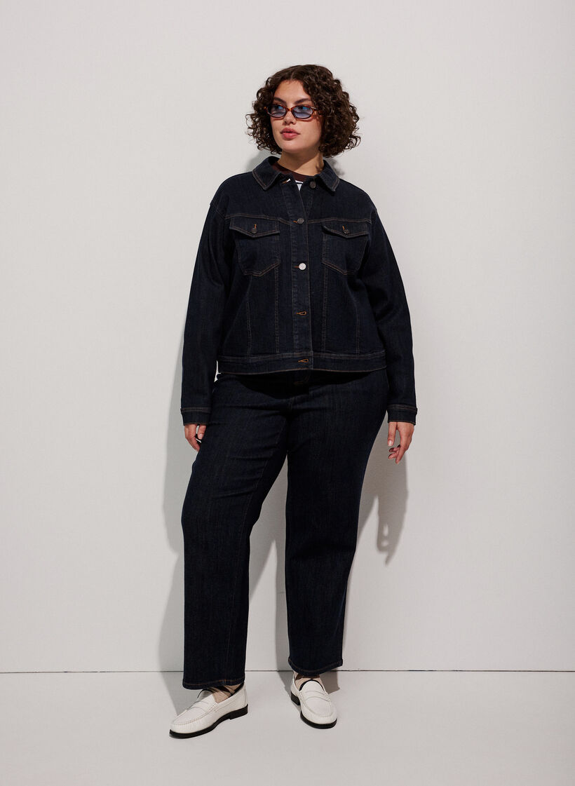 Klassische Jeansjacke mit Kontrastn&auml;hten, Blau, Model