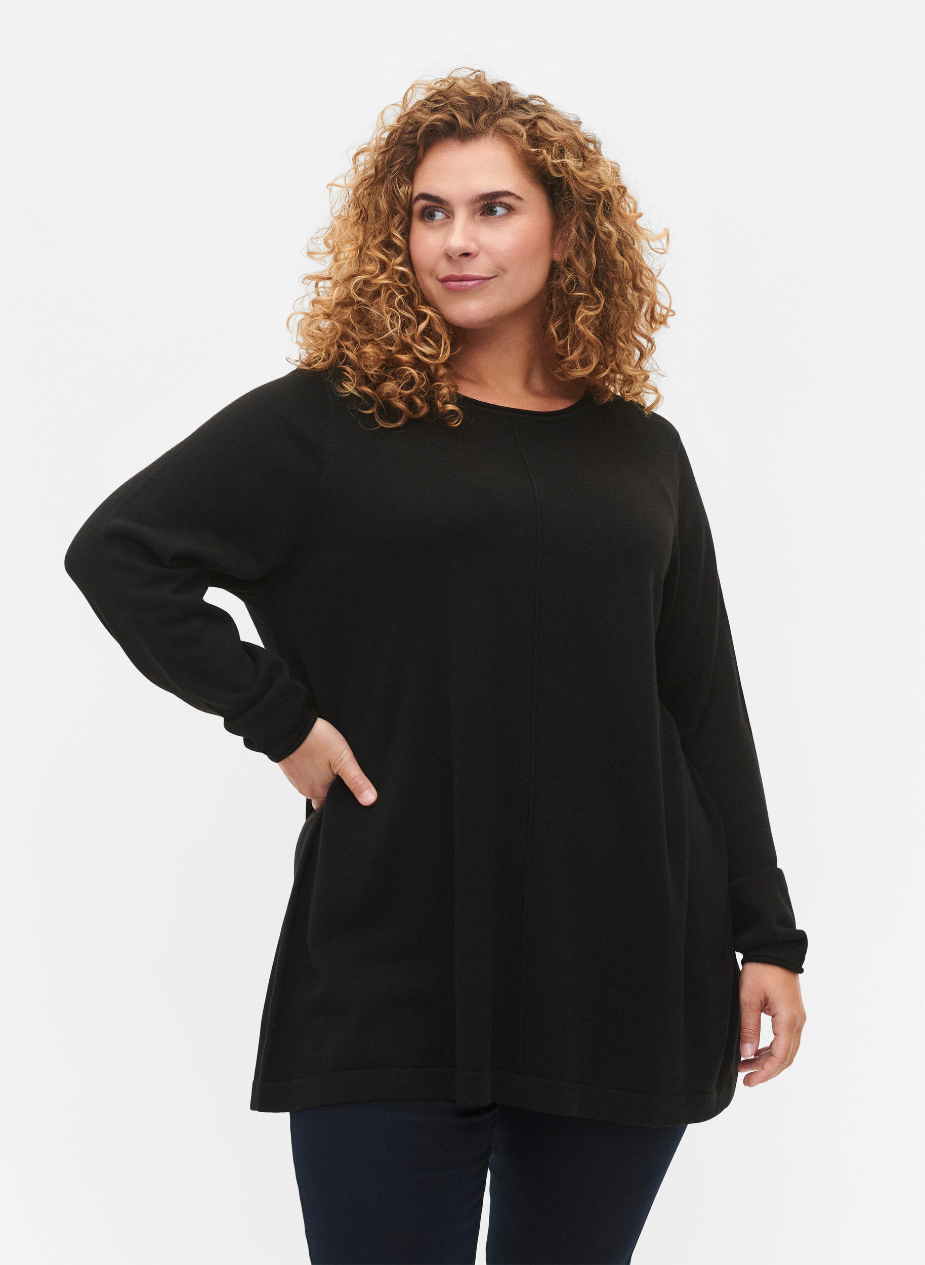 Gestrickte Bluse aus Baumwoll-Viskose-Mischung, Schwarz, Model
