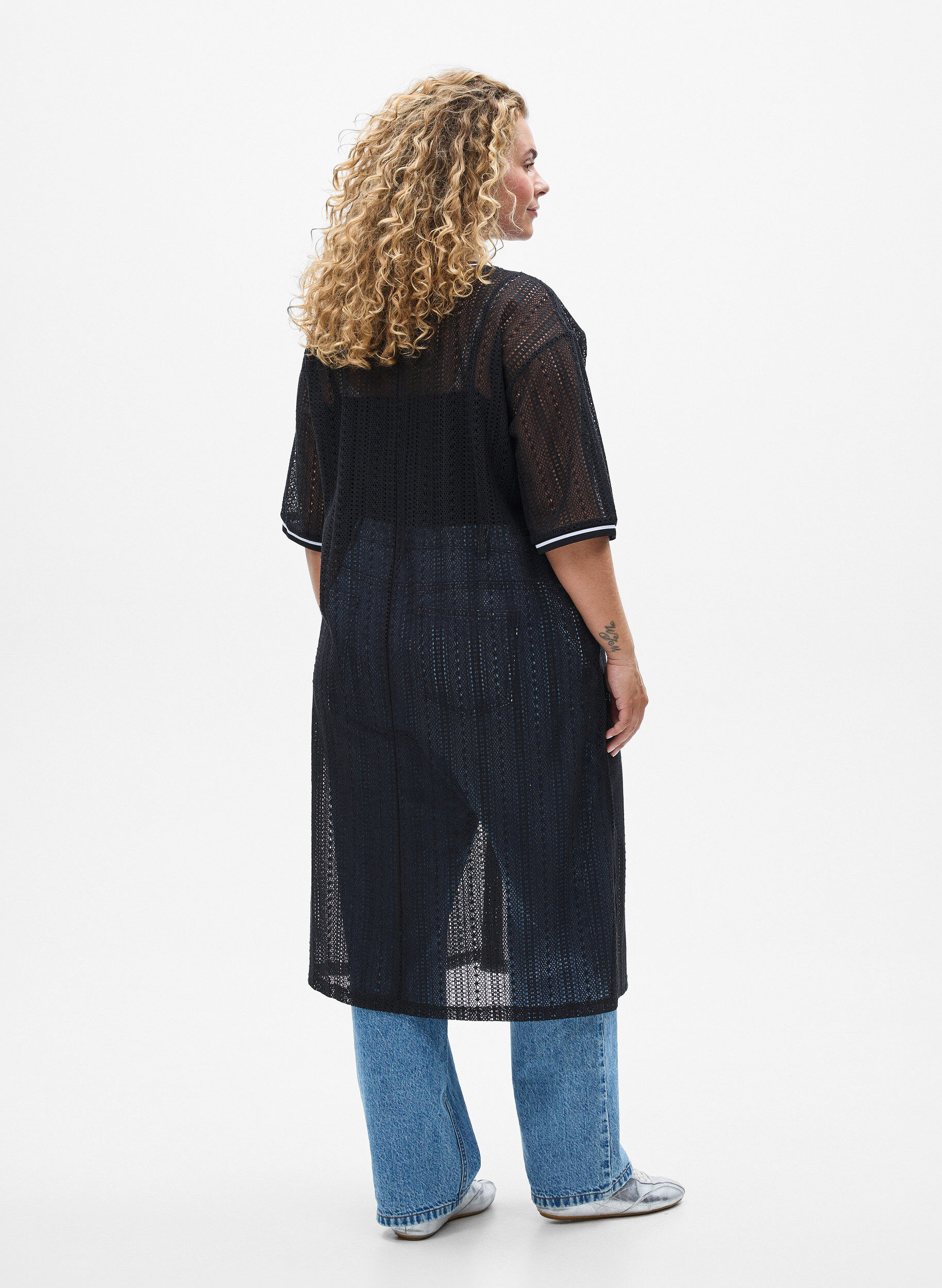 ZizziMidikleid aus Spitze mit kurzen &Auml;rmeln, Schwarz, Model image number 1