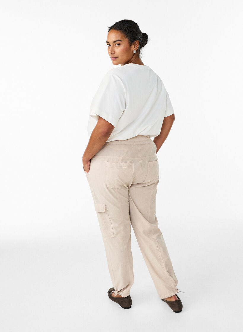 Lockere Cargohose aus Baumwolle, Beige, Model image number 1