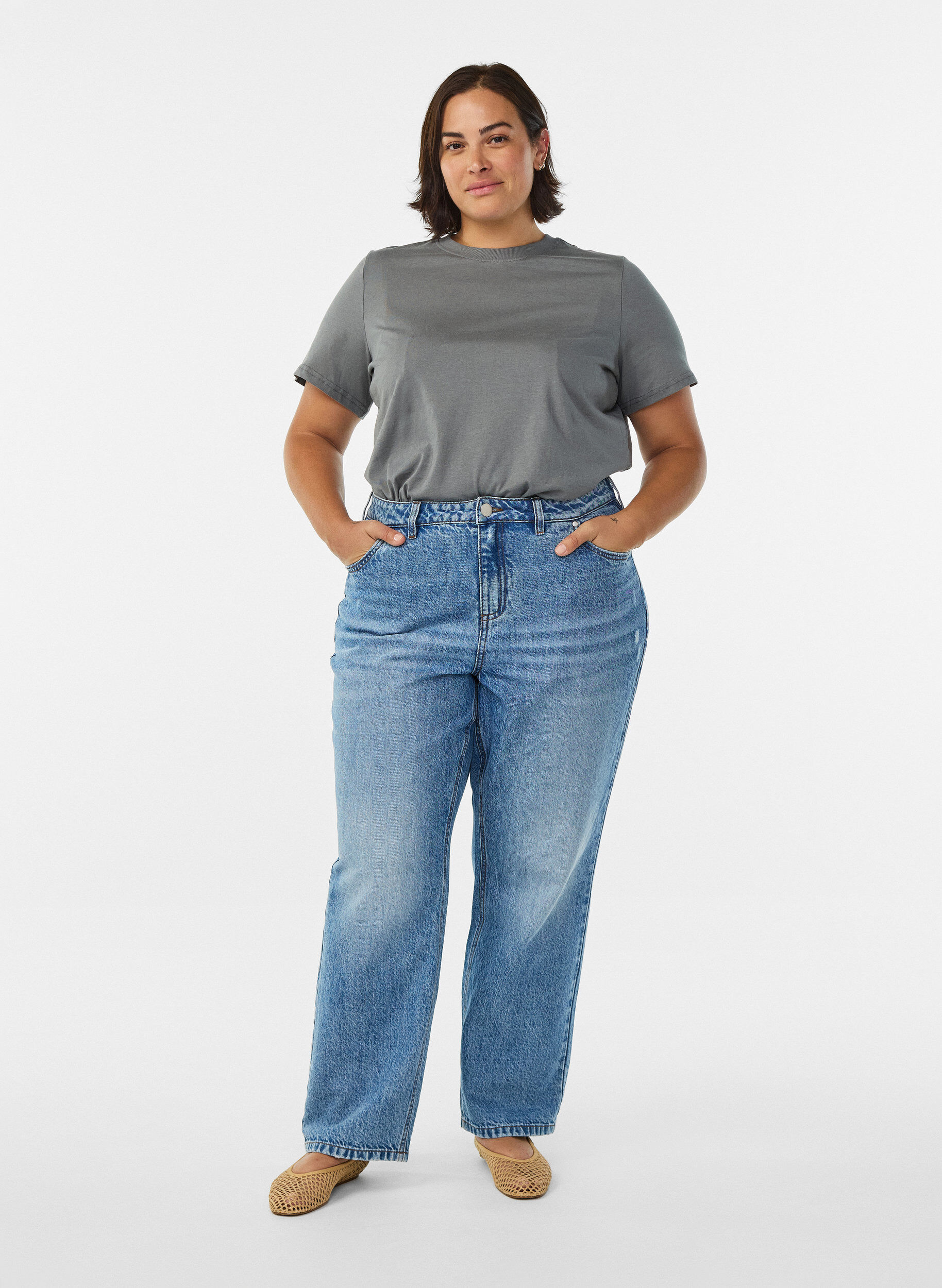 ZizziBasic-T-Shirt aus Baumwolle mit Rundhalsausschnitt, Grau, Model image number 1