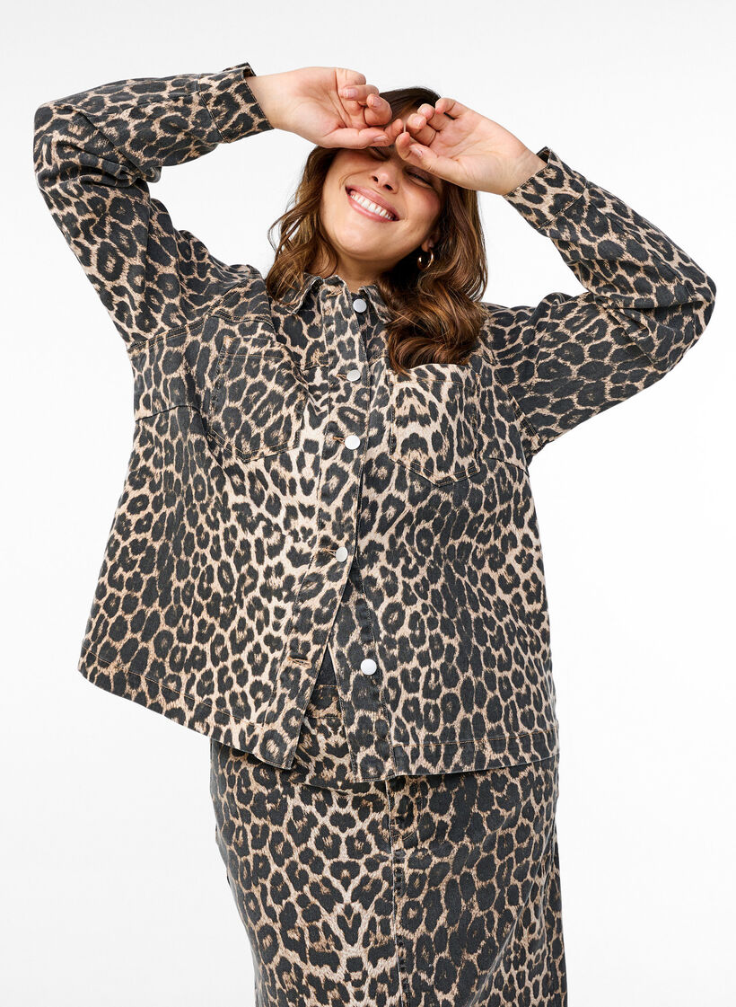 Jeansjacke mit Leopardenmuster und Brusttaschen, Braun, Image image number 0