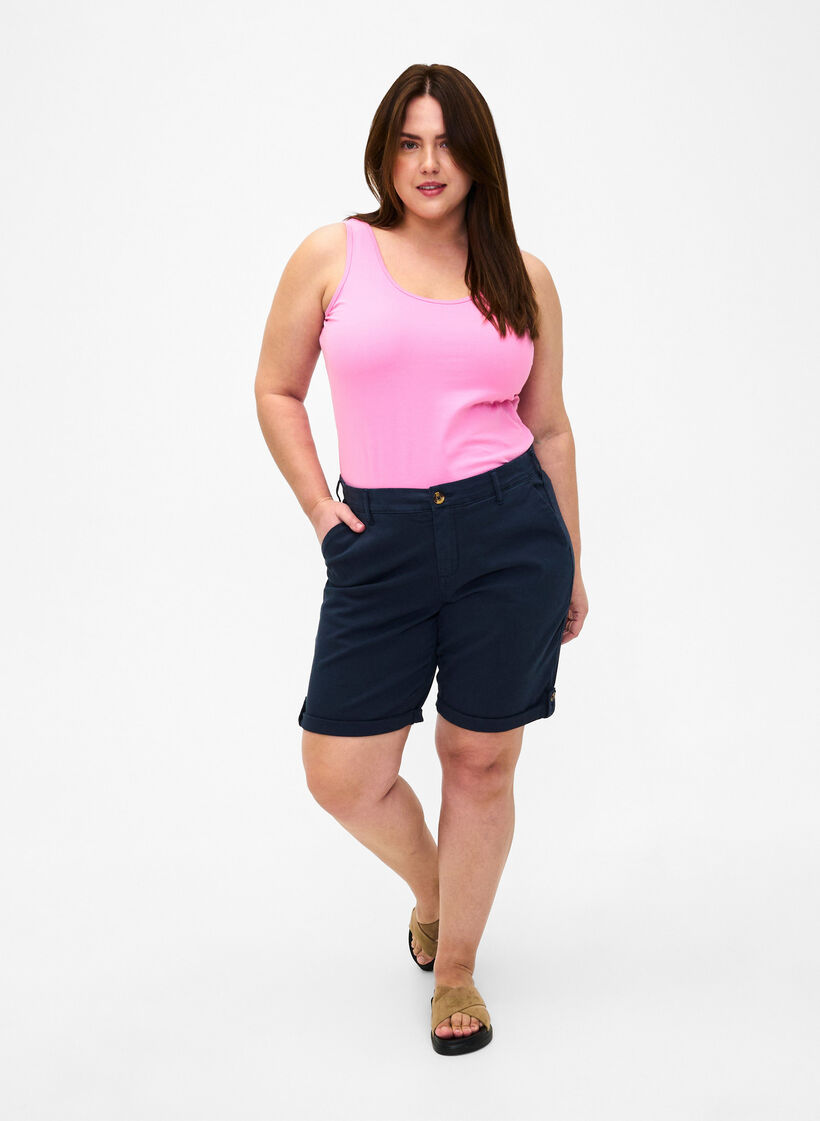 Kurze Hosen im Chino-Stil mit Taschen, Navy Blazer, Model image number 3