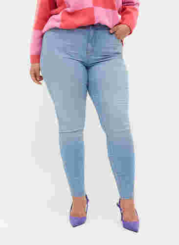   Hochtaillierte Amy Jeans mit Super Slim Fit, Light blue, Model image number 2